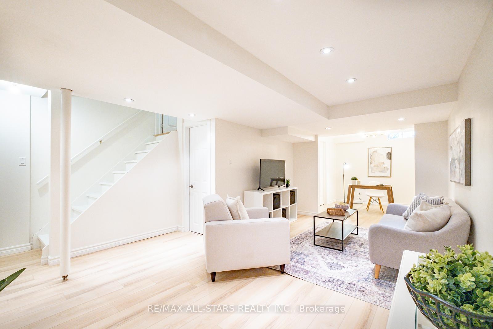 Photo 35 of 107 White's Hill Avenue, Markham, Cornell — HOMEH