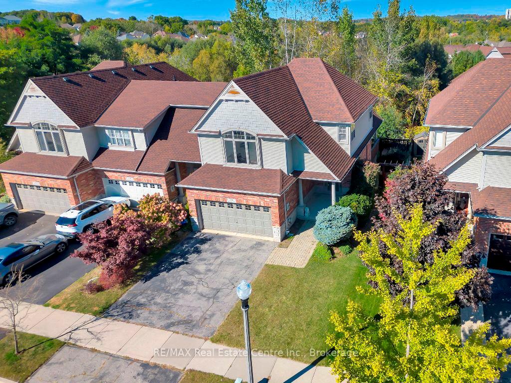 Photo 1 of 16 Woodsmere Drive, Kitchener — HOMEH