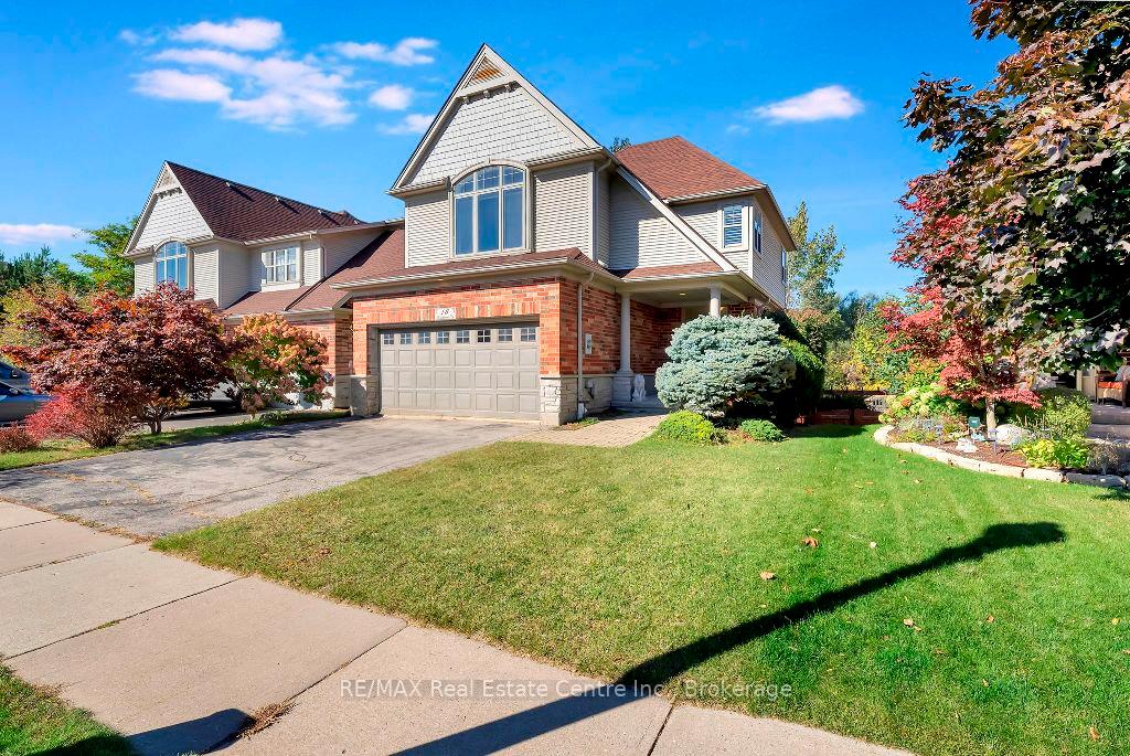 Photo 2 of 16 Woodsmere Drive, Kitchener — HOMEH