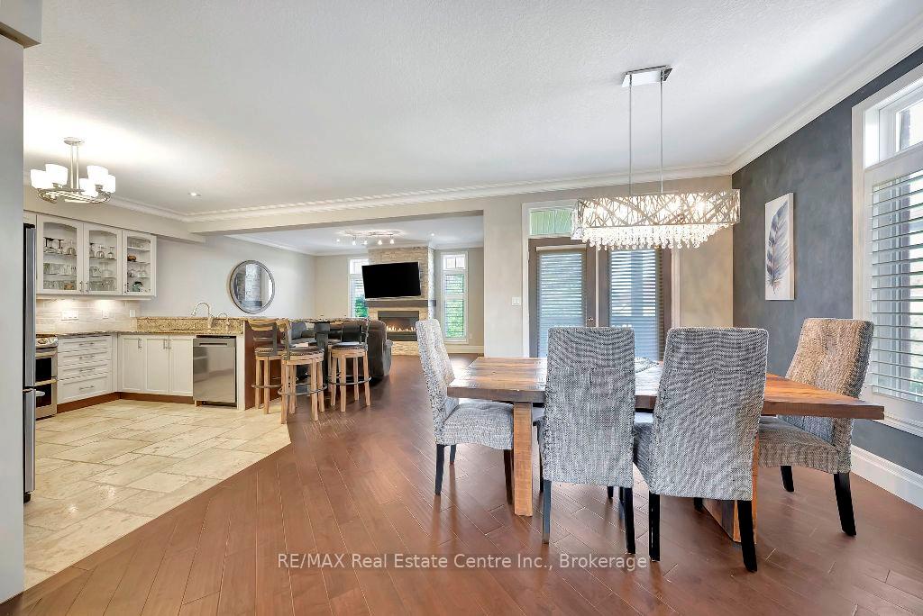 Photo 4 of 16 Woodsmere Drive, Kitchener — HOMEH