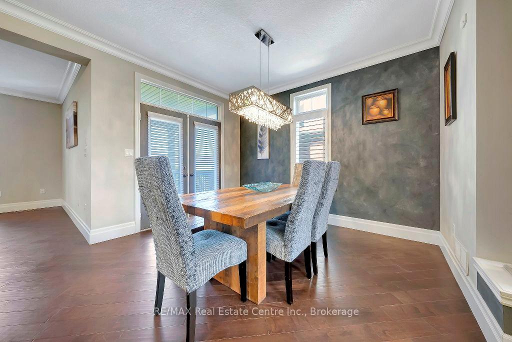 Photo 5 of 16 Woodsmere Drive, Kitchener — HOMEH