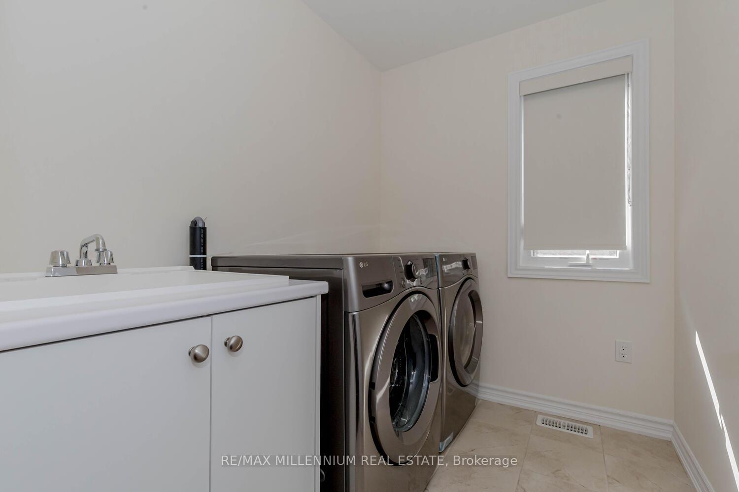Photo 14 of 639 Bearberry Place, Milton, Cobban — HOMEH