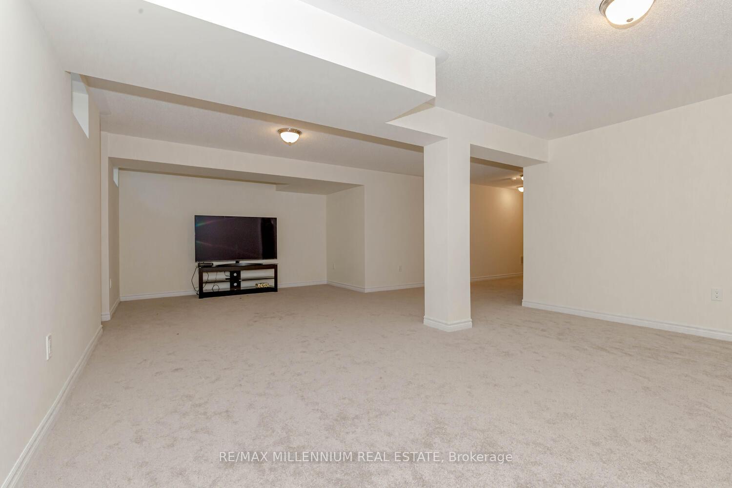 Photo 18 of 639 Bearberry Place, Milton, Cobban — HOMEH