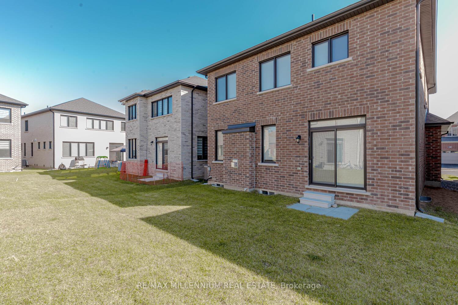 Photo 20 of 639 Bearberry Place, Milton, Cobban — HOMEH