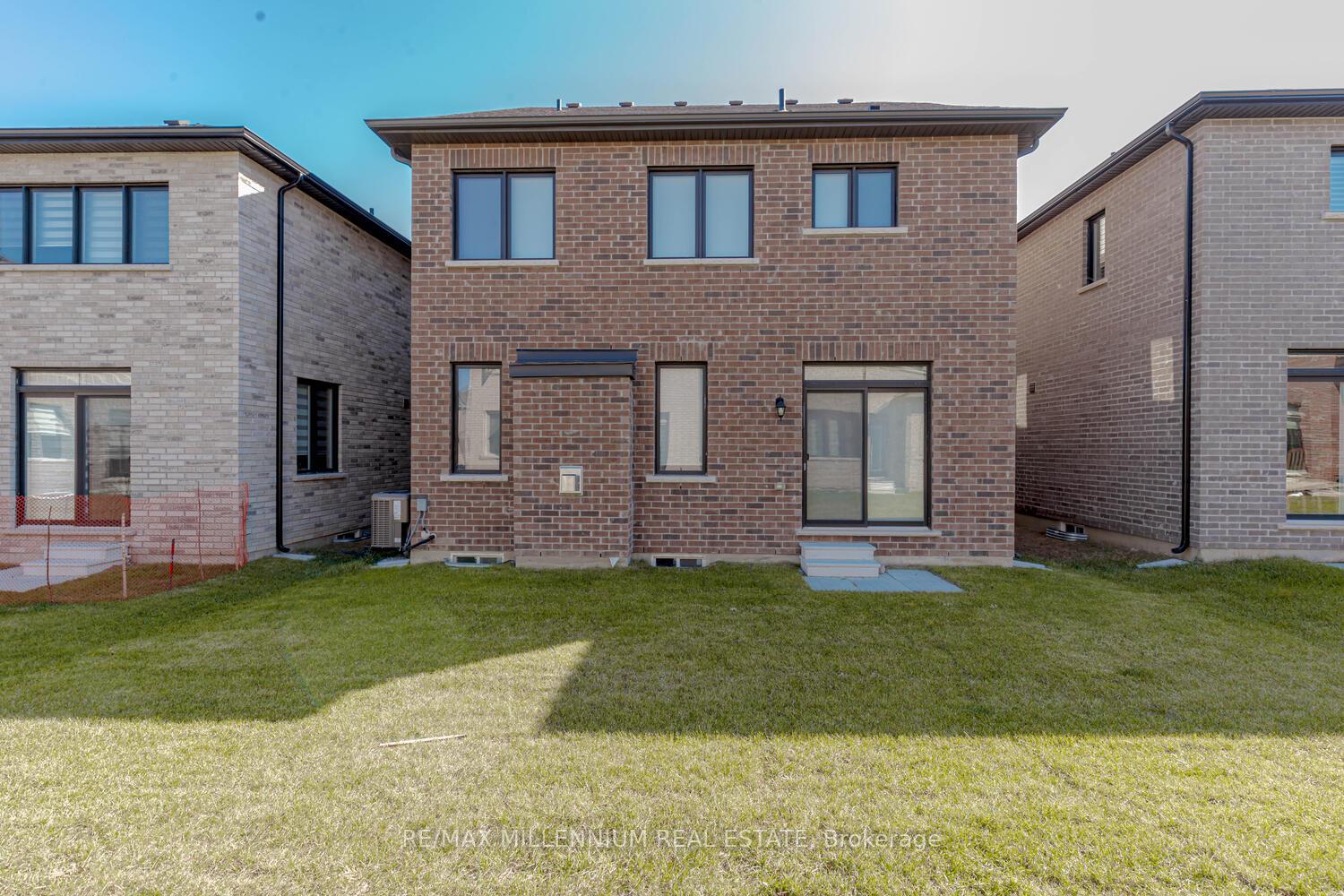 Photo 21 of 639 Bearberry Place, Milton, Cobban — HOMEH