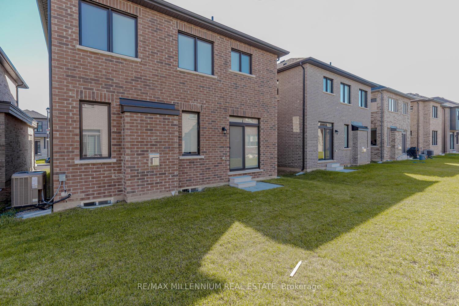 Photo 22 of 639 Bearberry Place, Milton, Cobban — HOMEH