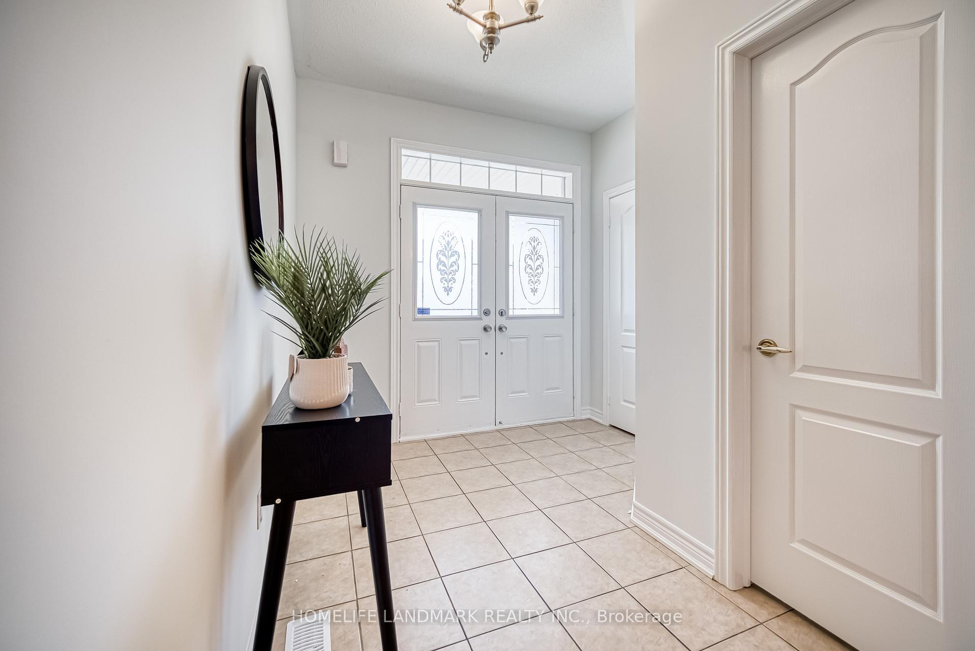 Photo 4 of Unit Main & 2nd, 5 Barter Street, Markham, Box Grove — HOMEH