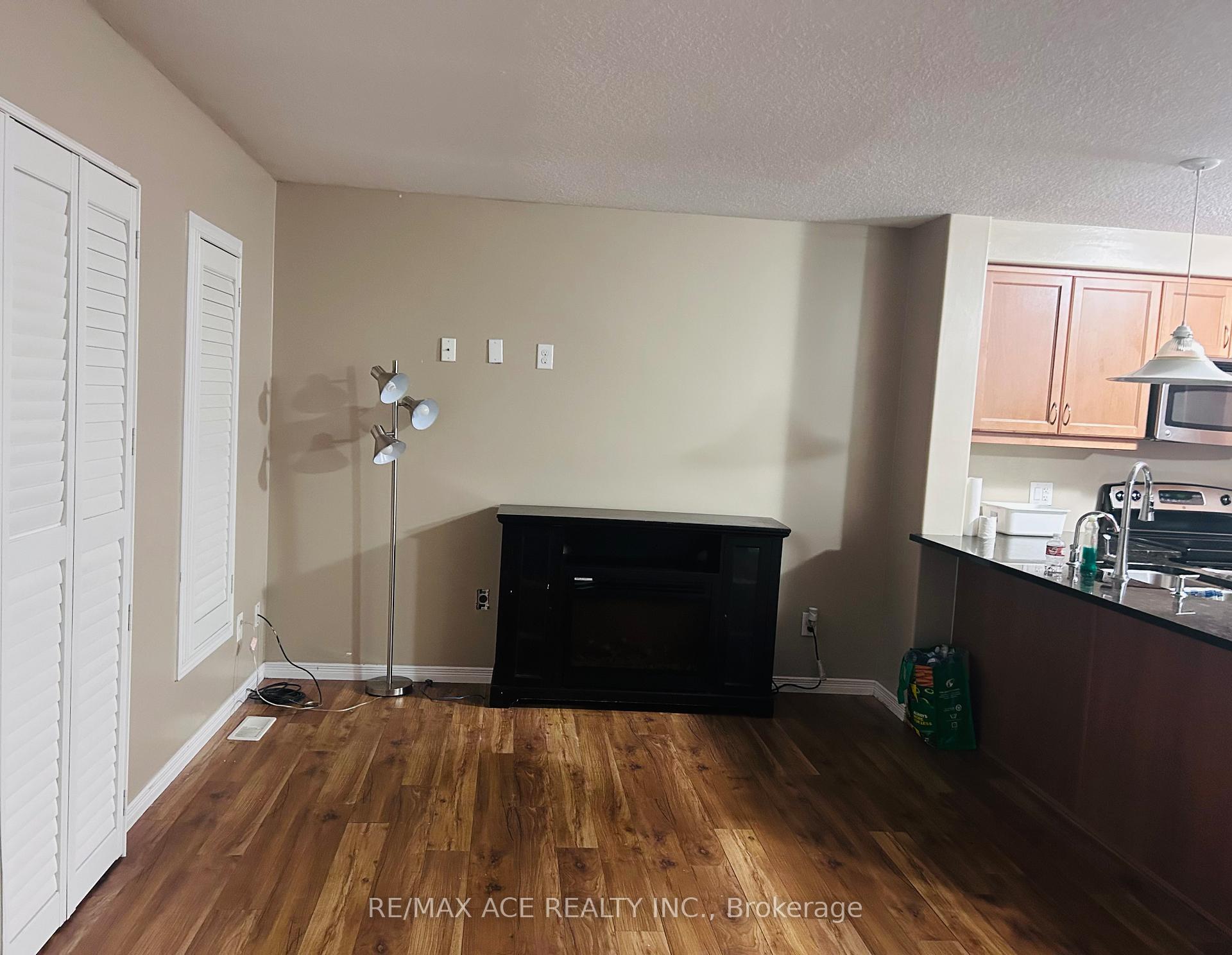 Photo 8 of 122 Rochefort Street, Kitchener — HOMEH