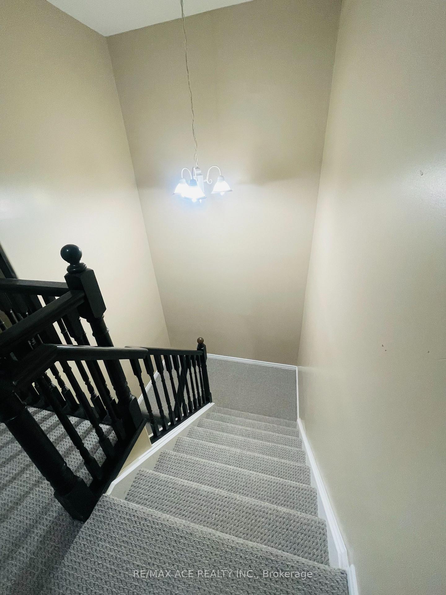 Photo 17 of 122 Rochefort Street, Kitchener — HOMEH