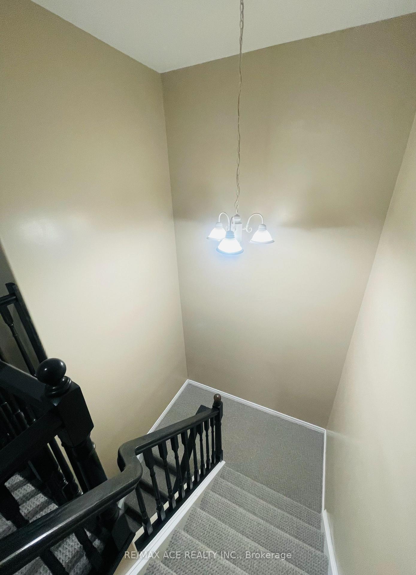 Photo 18 of 122 Rochefort Street, Kitchener — HOMEH
