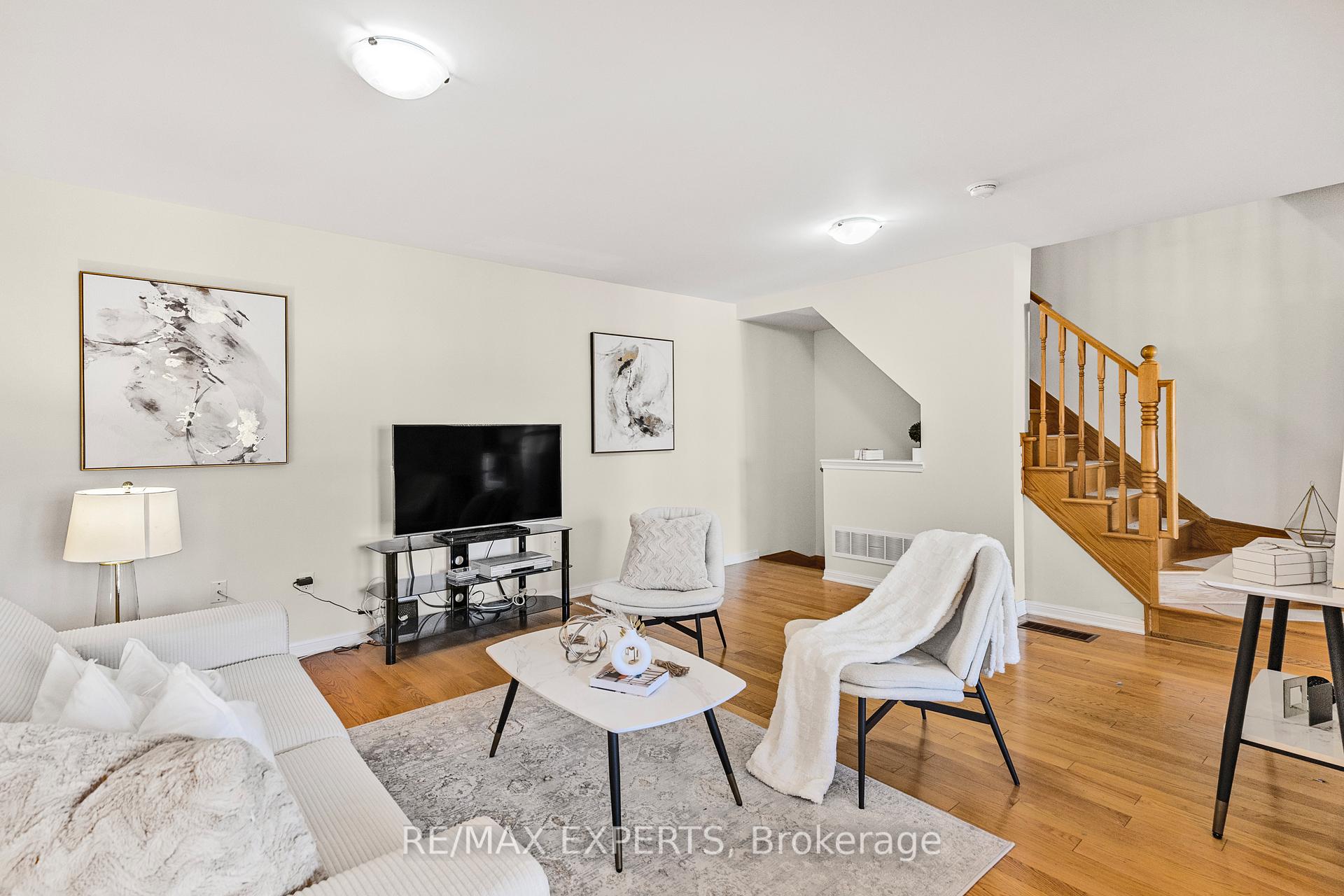 Photo 4 of 217 Woodley Crescent, Milton, Willmott — HOMEH