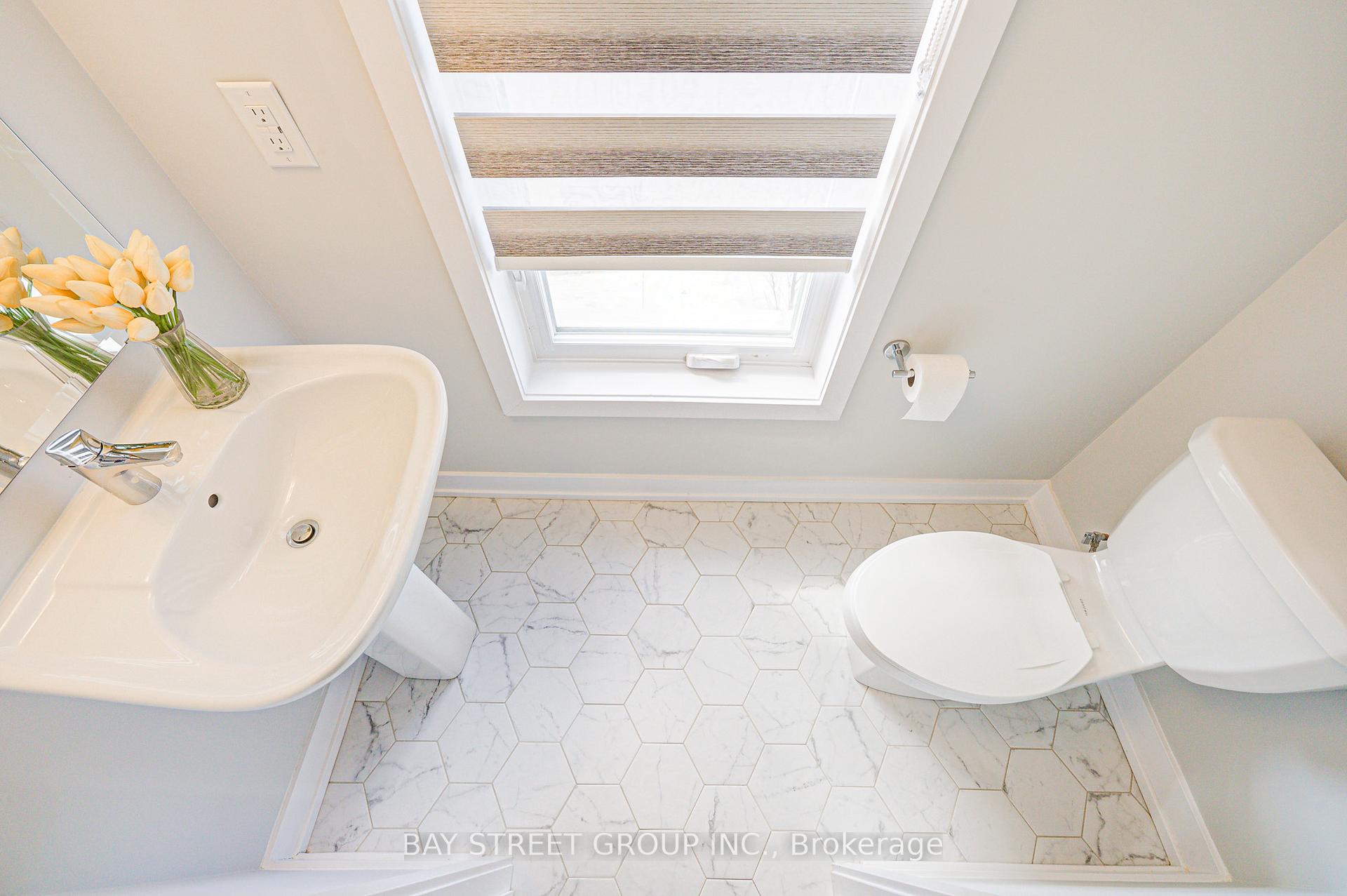 Photo 2 of 149 Yorkton Boulevard, Markham, Angus Glen — HOMEH
