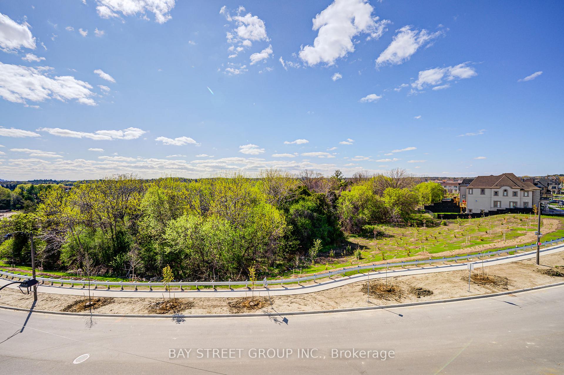 Photo 3 of 149 Yorkton Boulevard, Markham, Angus Glen — HOMEH