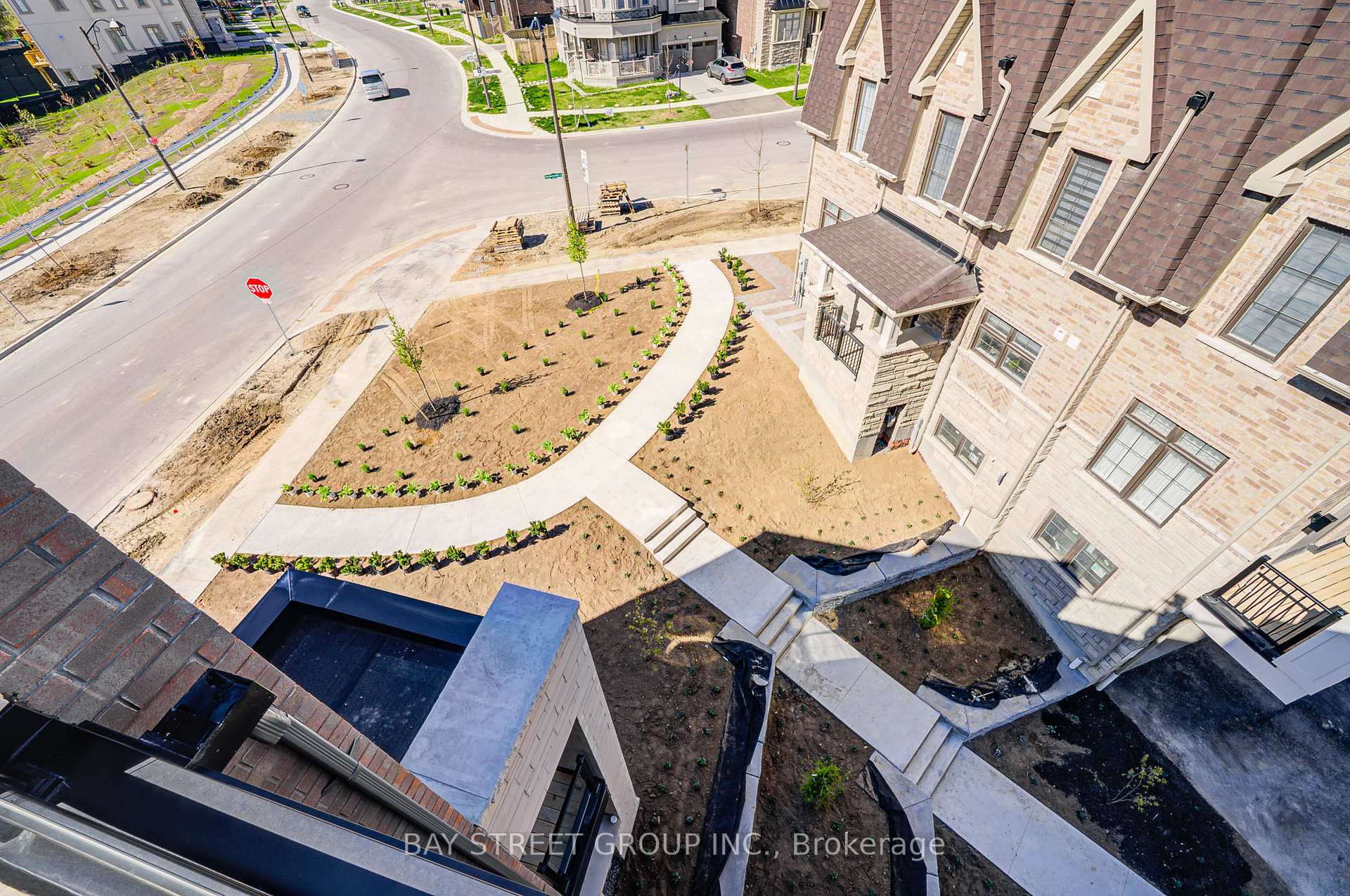 Photo 4 of 149 Yorkton Boulevard, Markham, Angus Glen — HOMEH