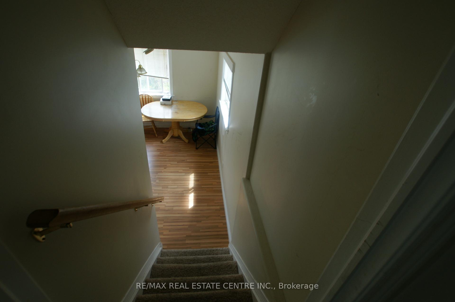Photo 15 of 10 Doll Court, Kitchener, Laurentian Hills/Country Hills W — HOMEH