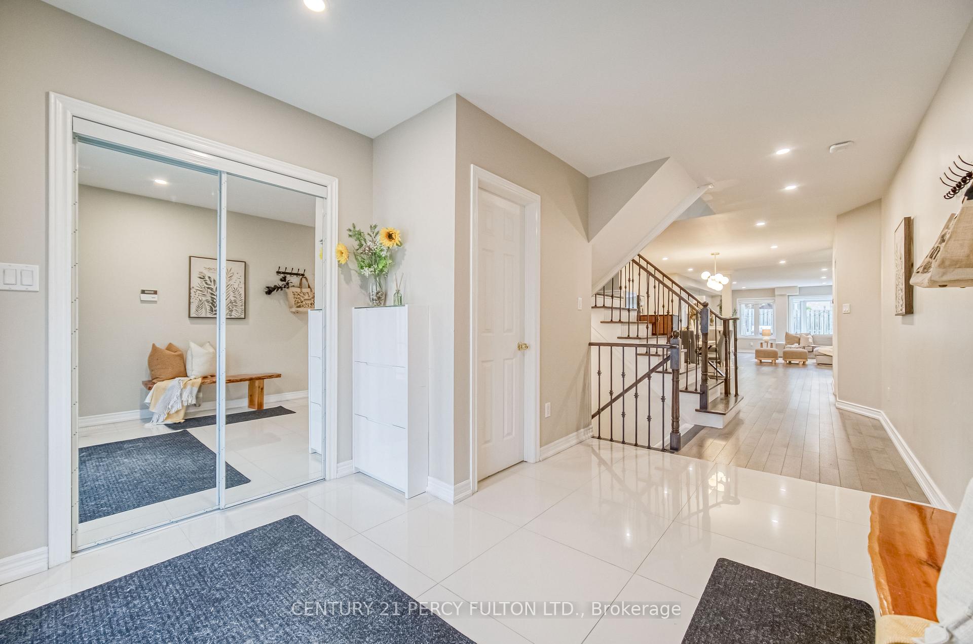 Photo 5 of 69 Ray Street, Markham, Village Green-South Unionville — HOMEH