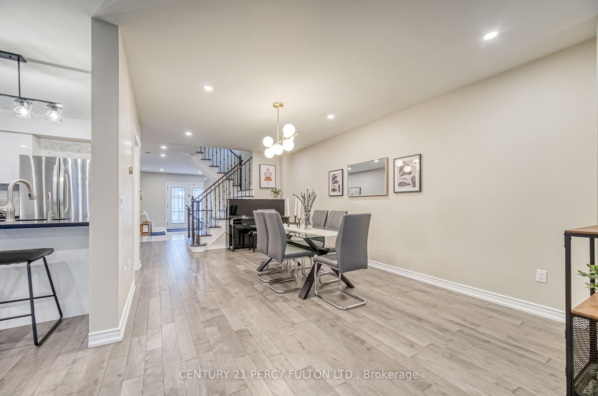 Photo 7 of 69 Ray Street, Markham, Village Green-South Unionville — HOMEH