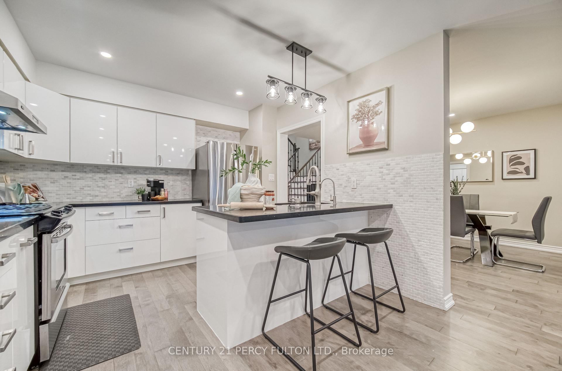 Photo 9 of 69 Ray Street, Markham, Village Green-South Unionville — HOMEH