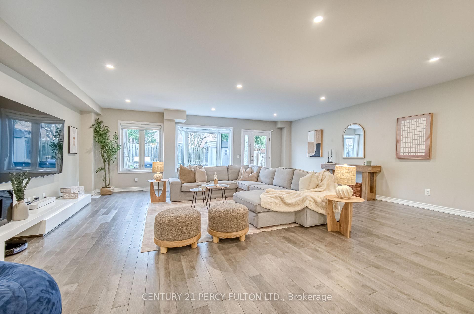 Photo 12 of 69 Ray Street, Markham, Village Green-South Unionville — HOMEH