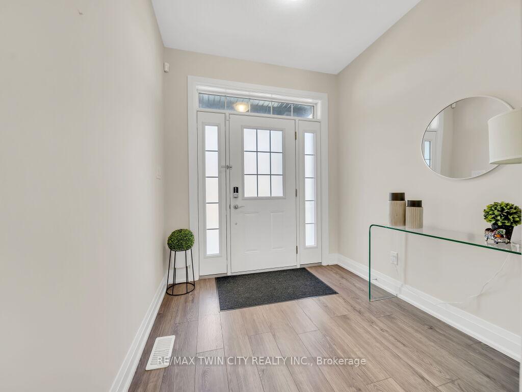 Photo 4 of 217 Sedgewood Street, Kitchener — HOMEH