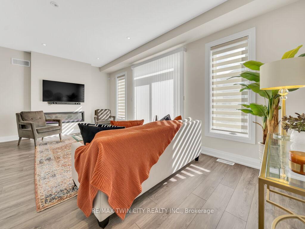 Photo 5 of 217 Sedgewood Street, Kitchener — HOMEH