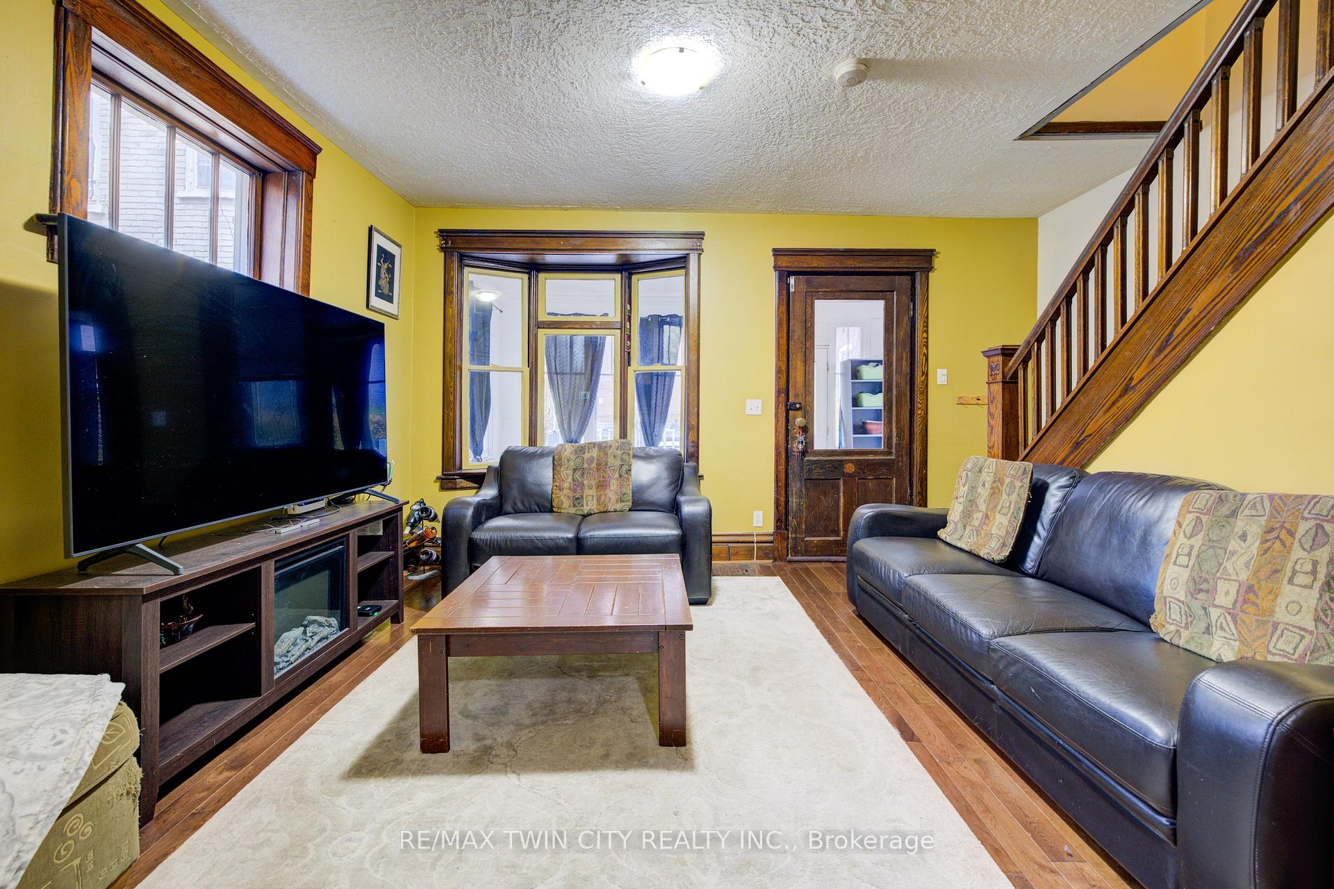 Photo 6 of 118 College Street, Kitchener — HOMEH