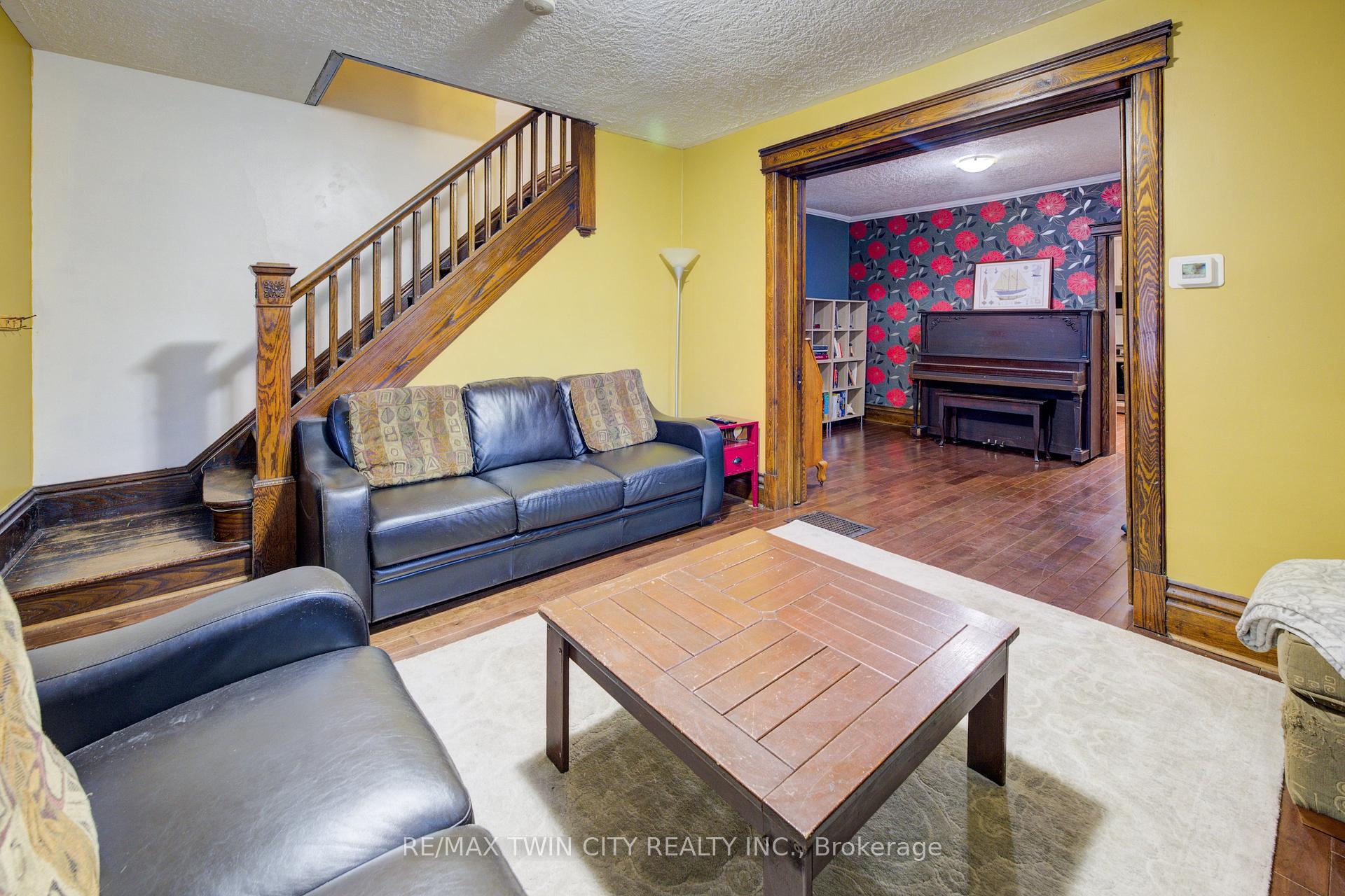 Photo 8 of 118 College Street, Kitchener — HOMEH