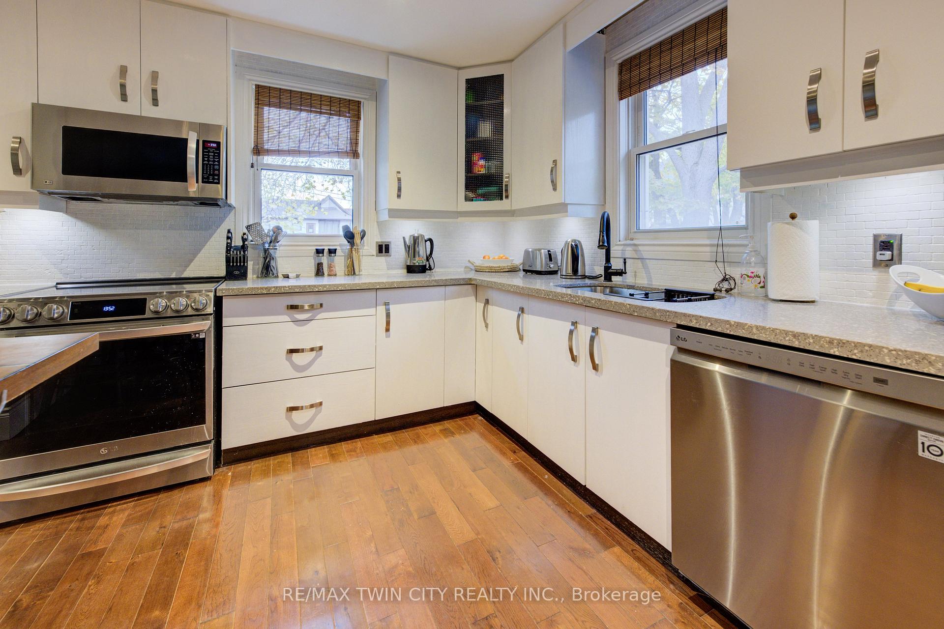 Photo 14 of 118 College Street, Kitchener — HOMEH