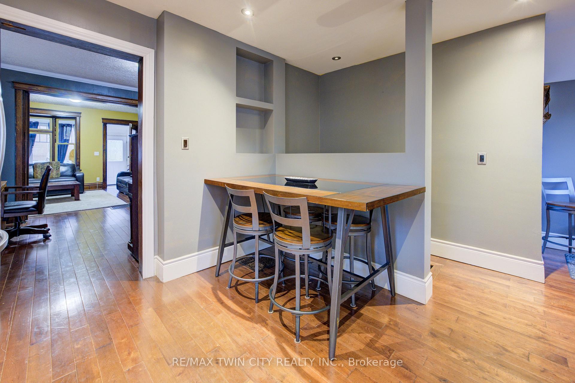 Photo 17 of 118 College Street, Kitchener — HOMEH