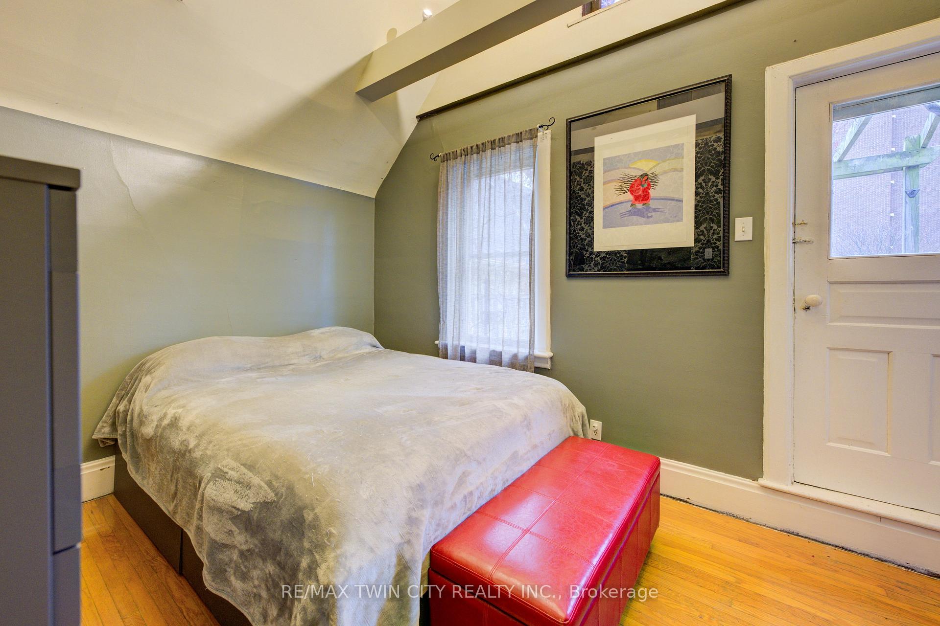 Photo 20 of 118 College Street, Kitchener — HOMEH