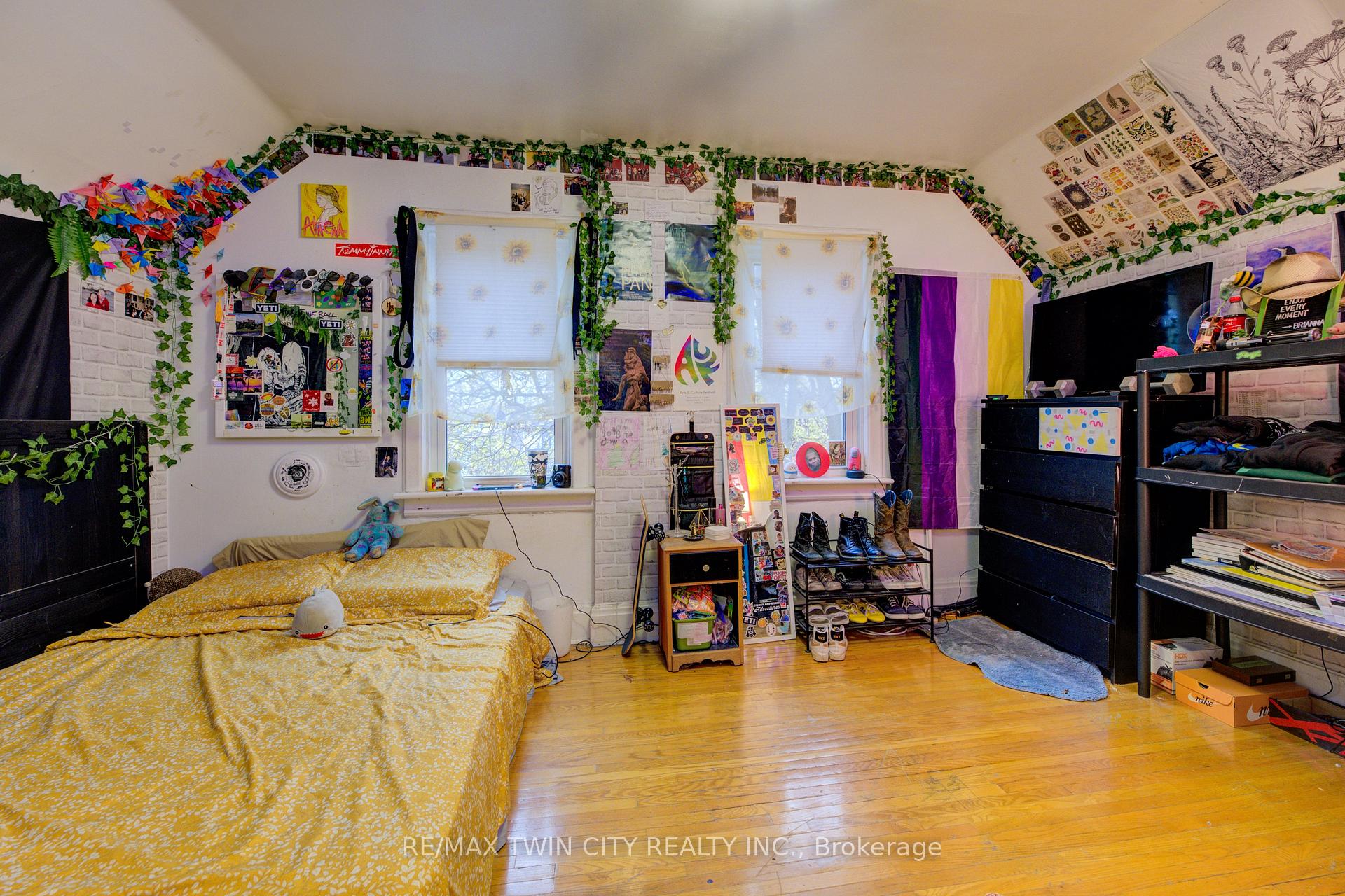 Photo 23 of 118 College Street, Kitchener — HOMEH