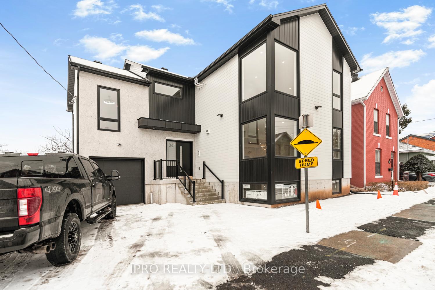 Photo 2 of Unit Main, 34 Crooks Street, Hamilton, Strathcona — HOMEH