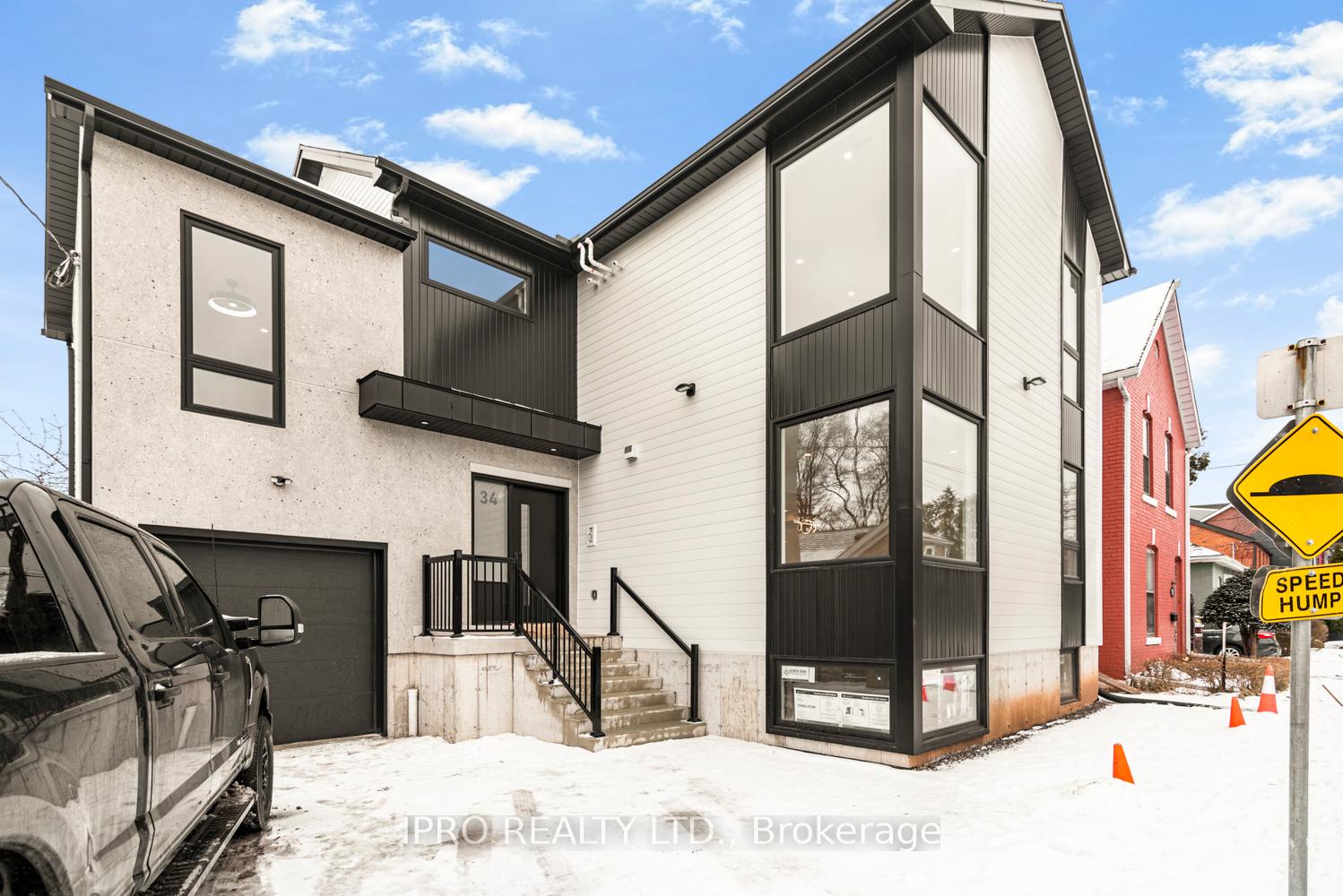 Photo 4 of Unit Main, 34 Crooks Street, Hamilton, Strathcona — HOMEH