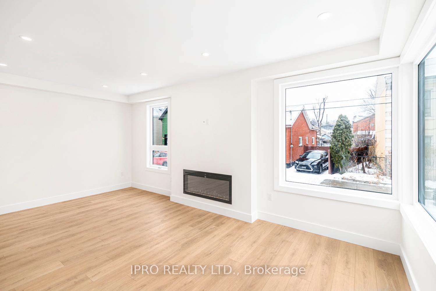 Photo 7 of Unit Main, 34 Crooks Street, Hamilton, Strathcona — HOMEH