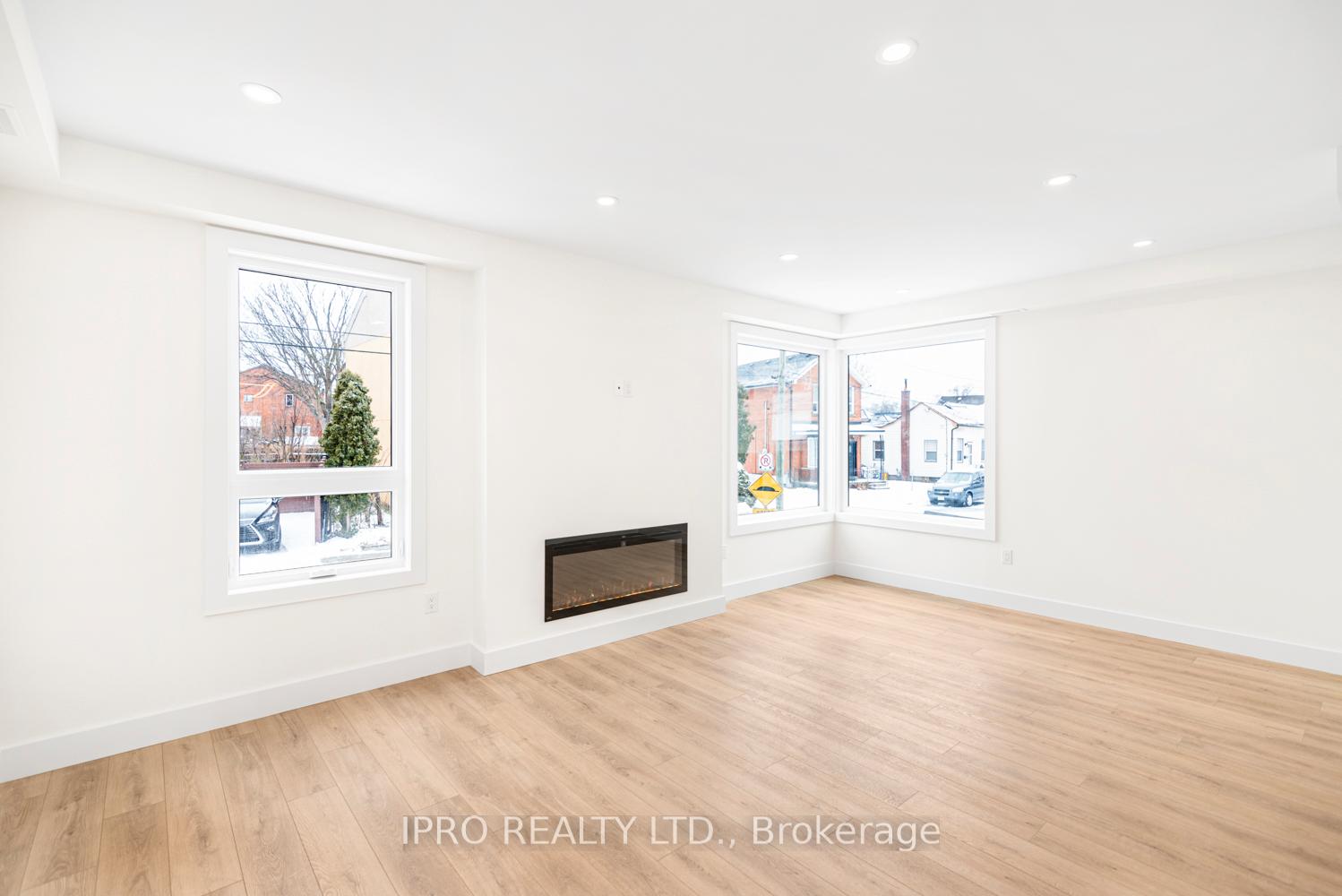 Photo 8 of Unit Main, 34 Crooks Street, Hamilton, Strathcona — HOMEH