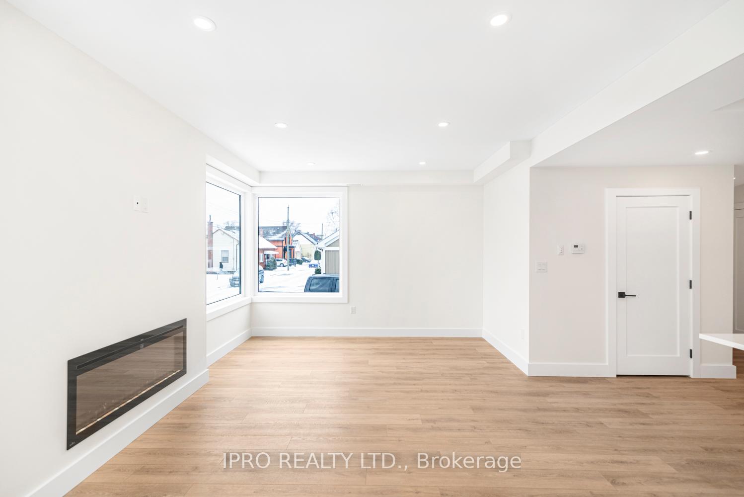 Photo 9 of Unit Main, 34 Crooks Street, Hamilton, Strathcona — HOMEH