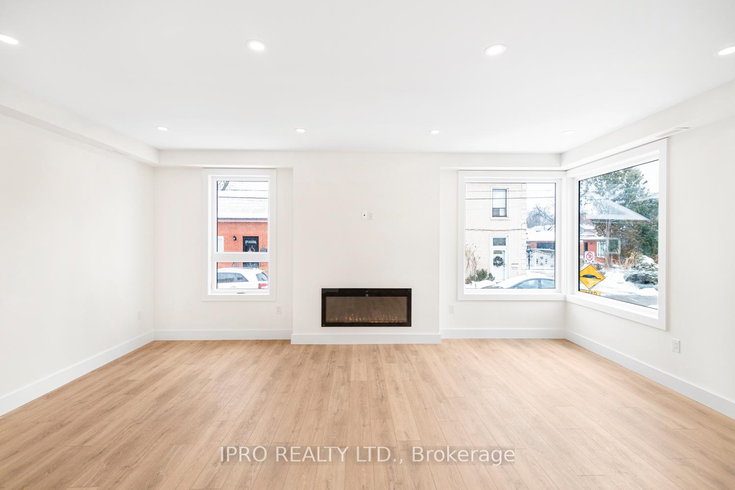 Photo 11 of Unit Main, 34 Crooks Street, Hamilton, Strathcona — HOMEH