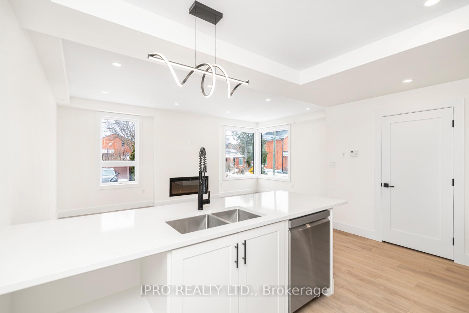 Photo 16 of Unit Main, 34 Crooks Street, Hamilton, Strathcona — HOMEH
