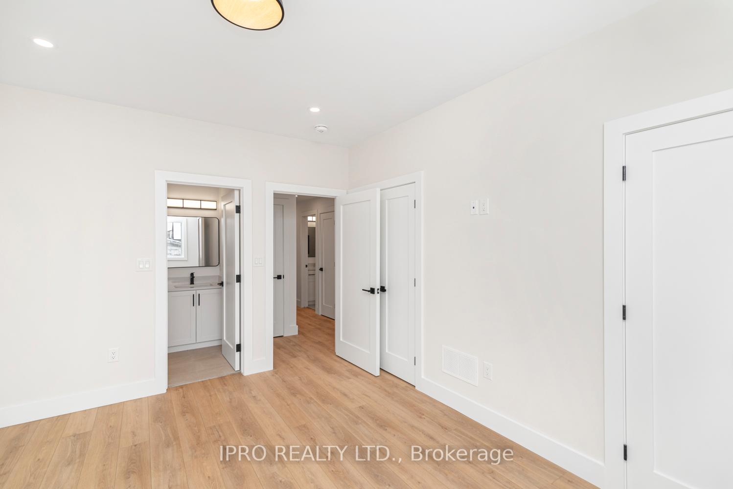 Photo 25 of Unit Main, 34 Crooks Street, Hamilton, Strathcona — HOMEH