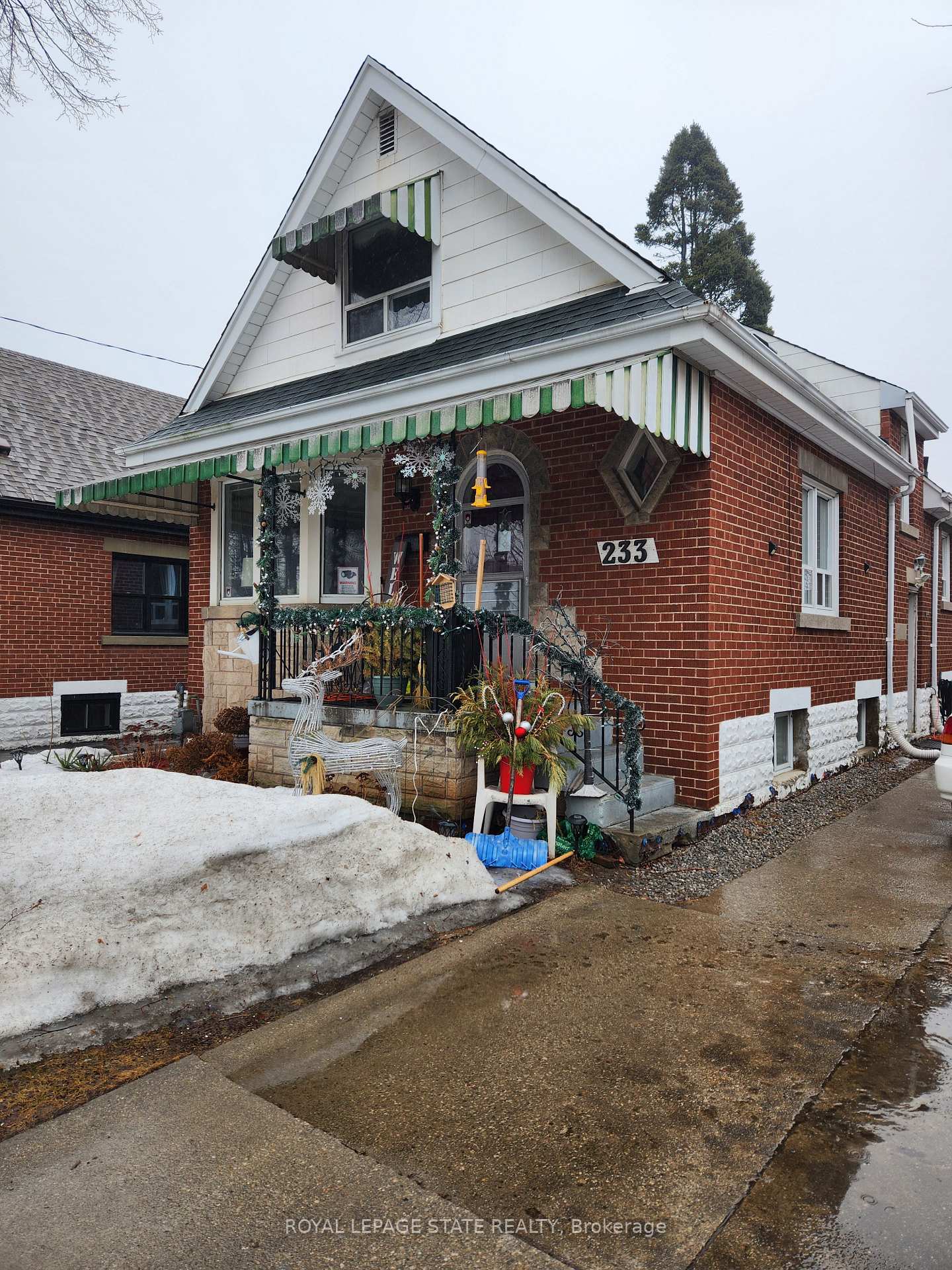 Photo 1 of Unit Lower, 233 Huxley Avenue S, Hamilton, Delta — HOMEH