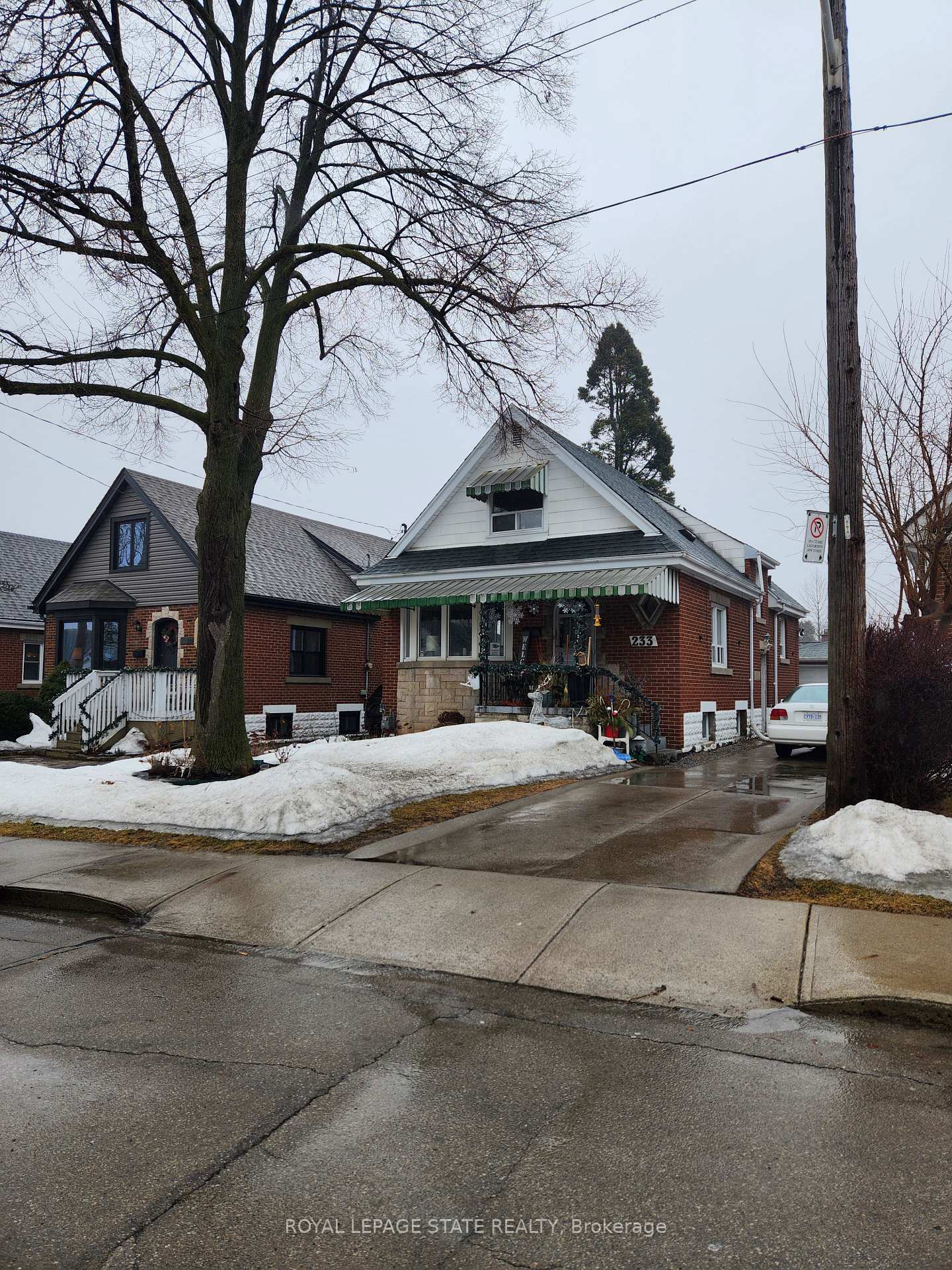 Photo 2 of Unit Lower, 233 Huxley Avenue S, Hamilton, Delta — HOMEH