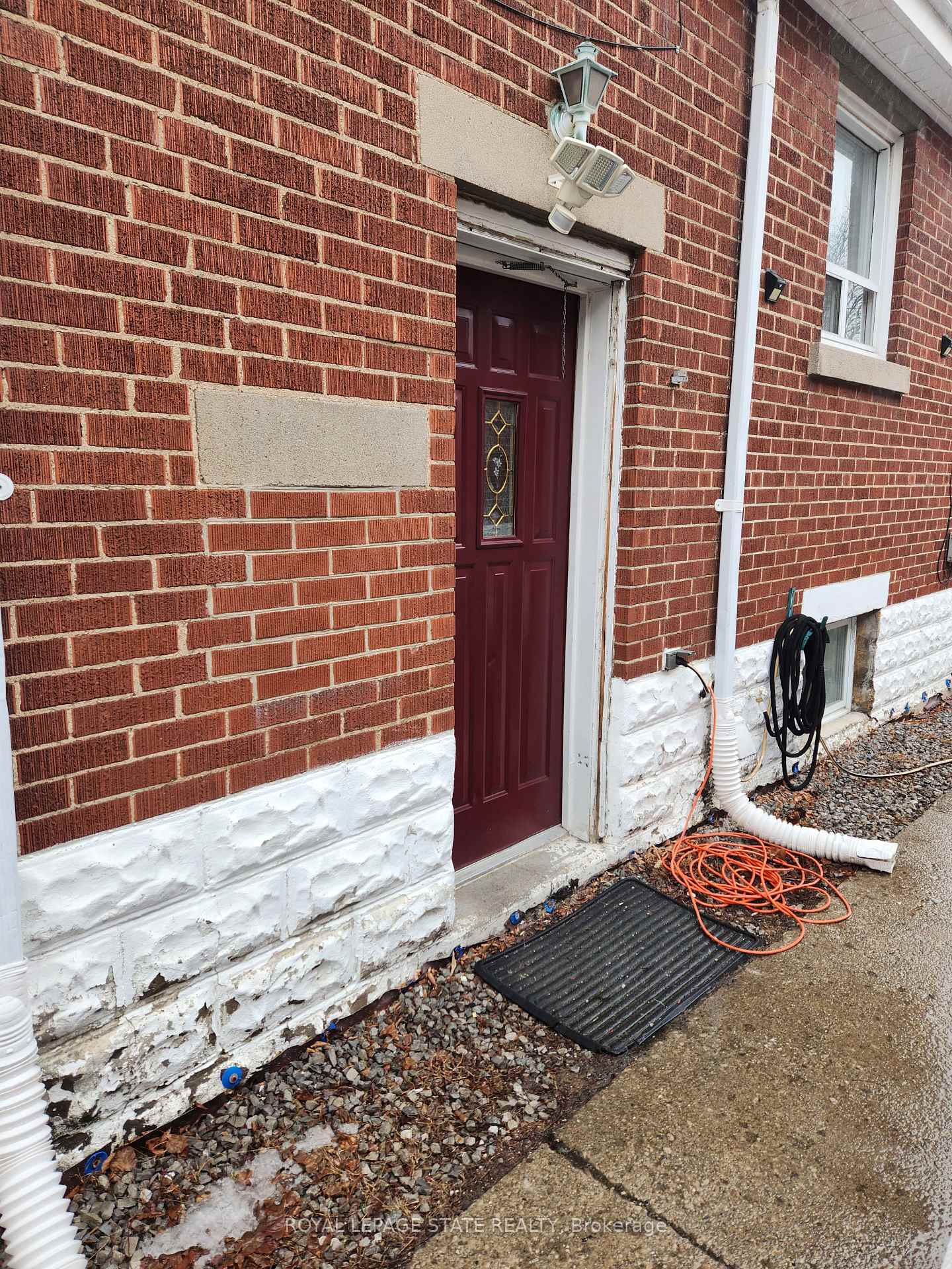 Photo 3 of Unit Lower, 233 Huxley Avenue S, Hamilton, Delta — HOMEH