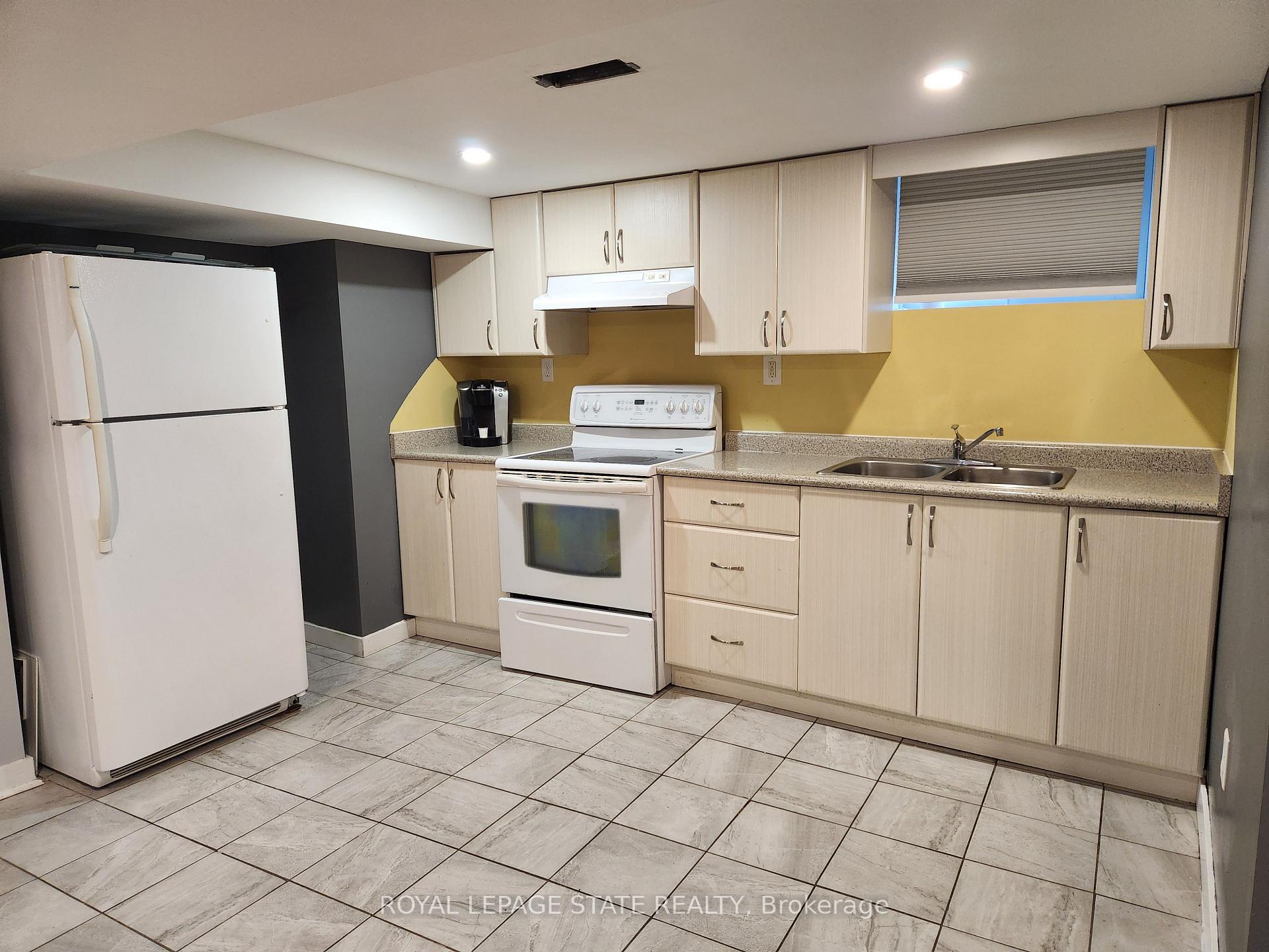Photo 5 of Unit Lower, 233 Huxley Avenue S, Hamilton, Delta — HOMEH