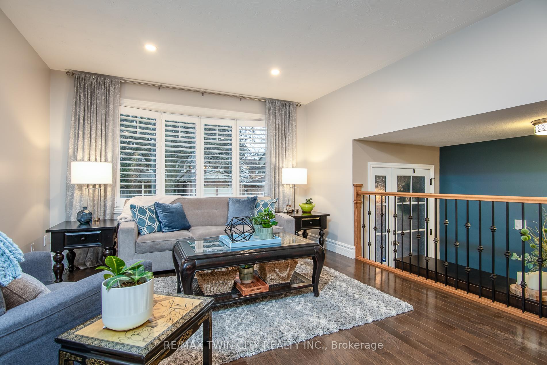 Photo 5 of 33 Woodview Crescent, Kitchener — HOMEH