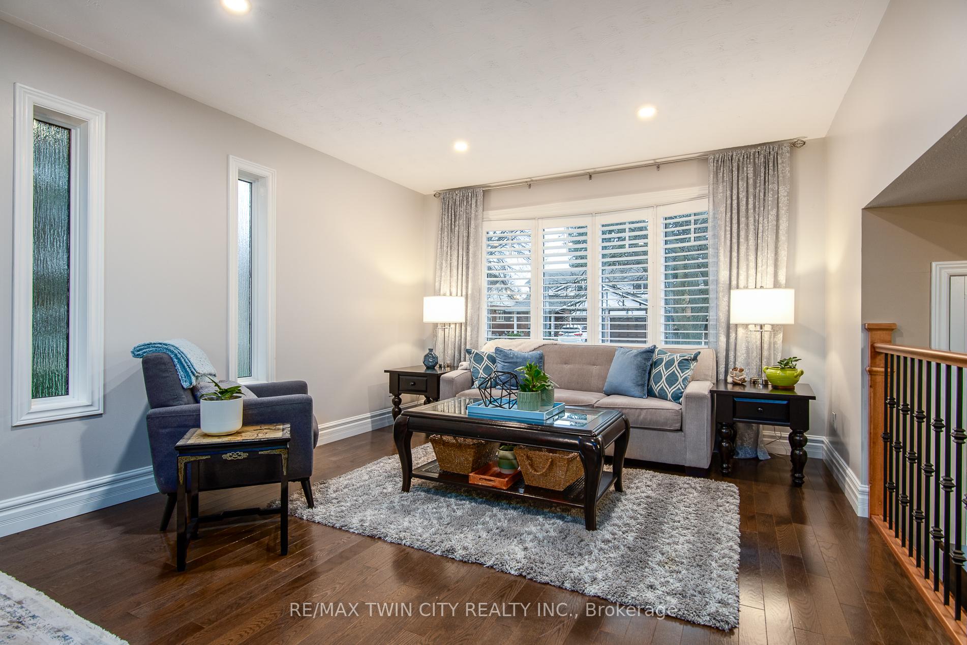 Photo 6 of 33 Woodview Crescent, Kitchener — HOMEH