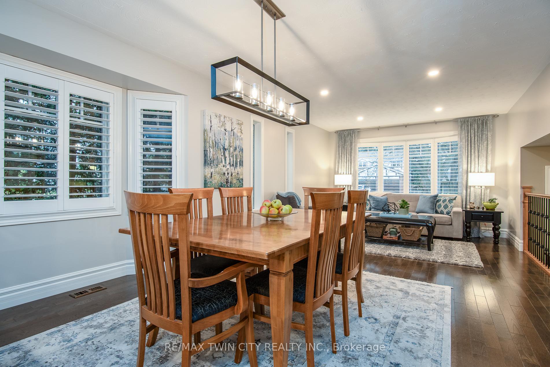 Photo 7 of 33 Woodview Crescent, Kitchener — HOMEH