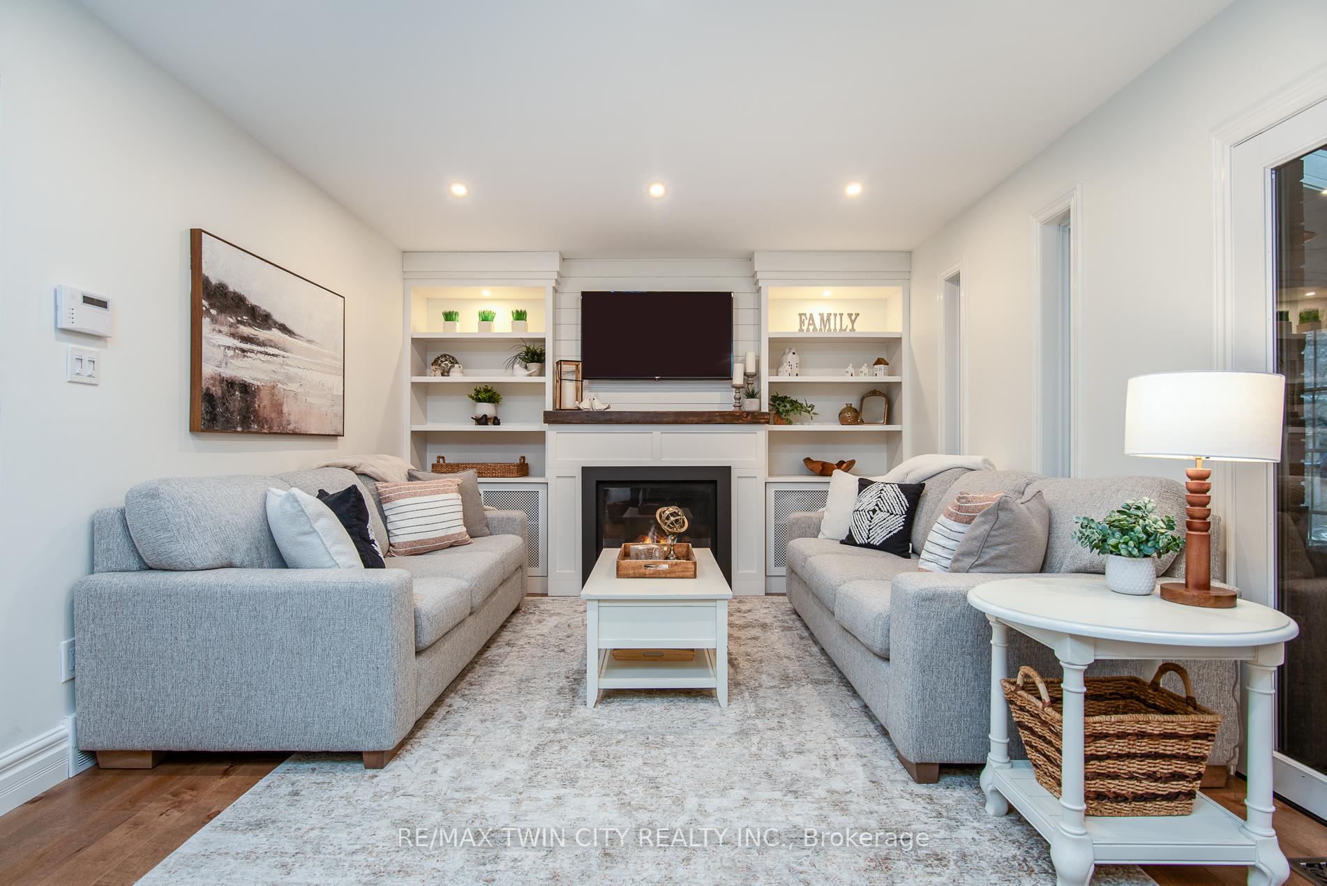 Photo 15 of 33 Woodview Crescent, Kitchener — HOMEH