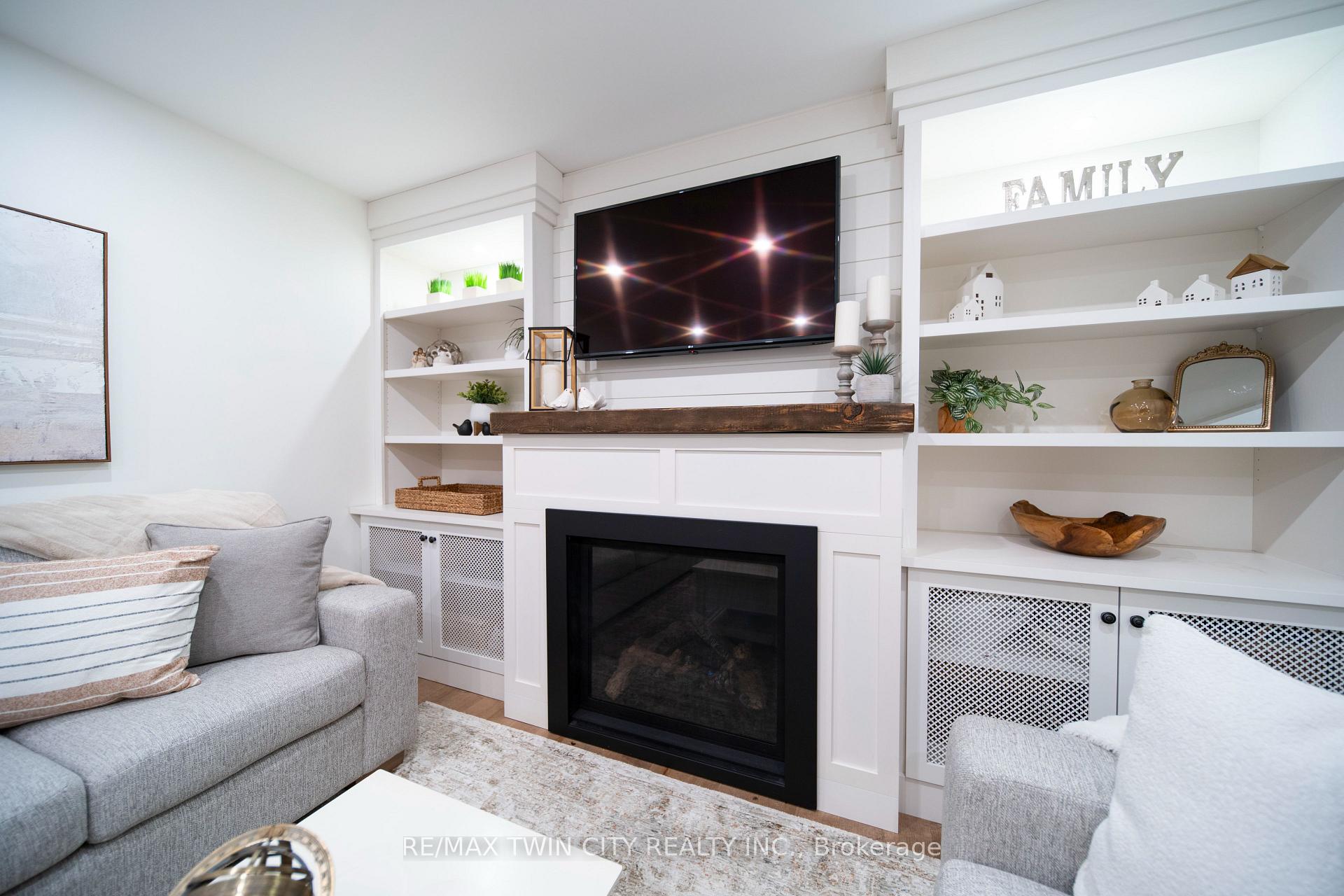 Photo 16 of 33 Woodview Crescent, Kitchener — HOMEH