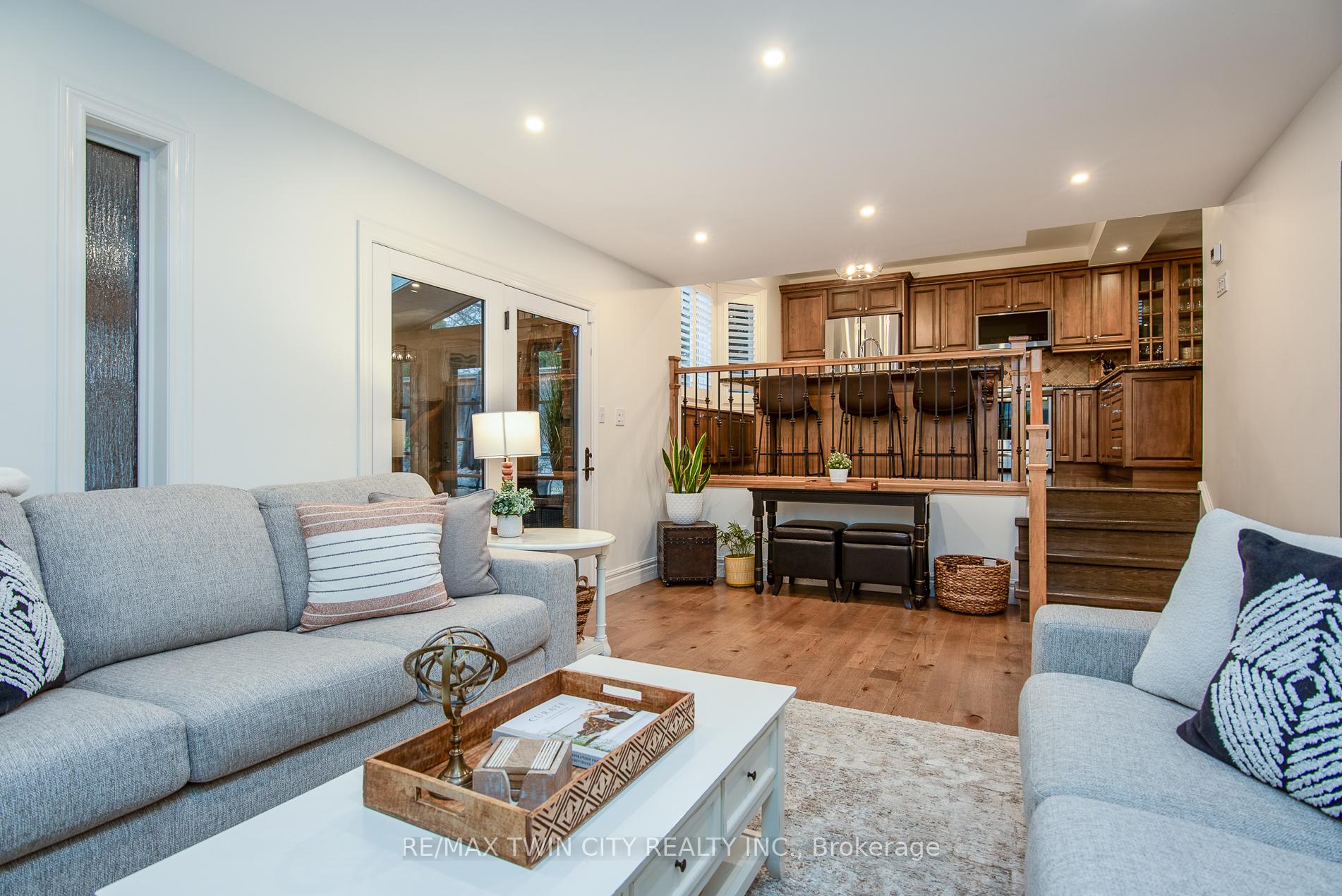 Photo 17 of 33 Woodview Crescent, Kitchener — HOMEH