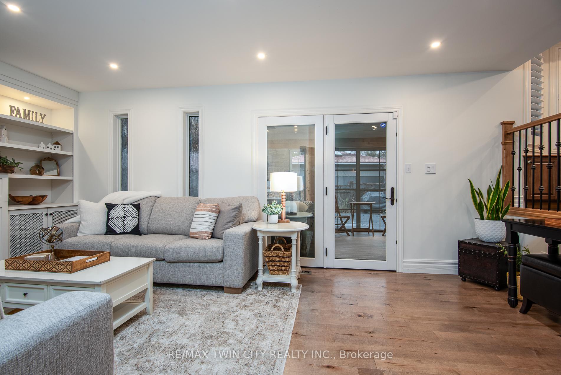 Photo 18 of 33 Woodview Crescent, Kitchener — HOMEH